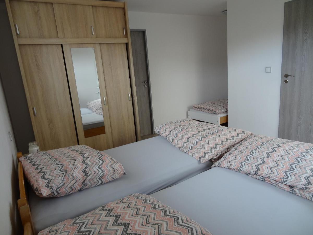 Apartman Karovi 德尔内夫奥里克 外观 照片